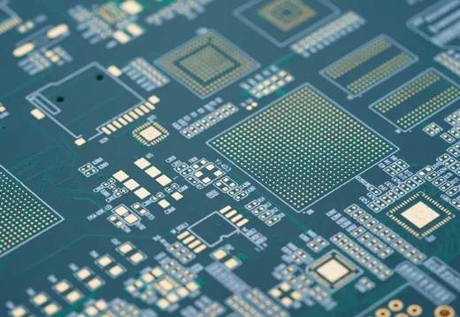 Comparison between through vias and blind vias in HDI PCBs