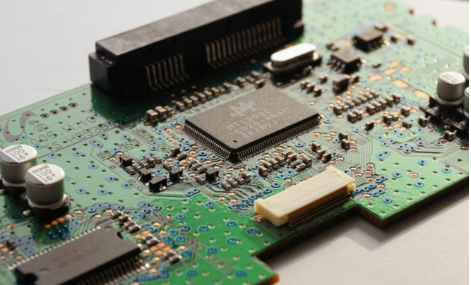 Custom PCB Board Manufacturing: Choosing the Right Manufacturer